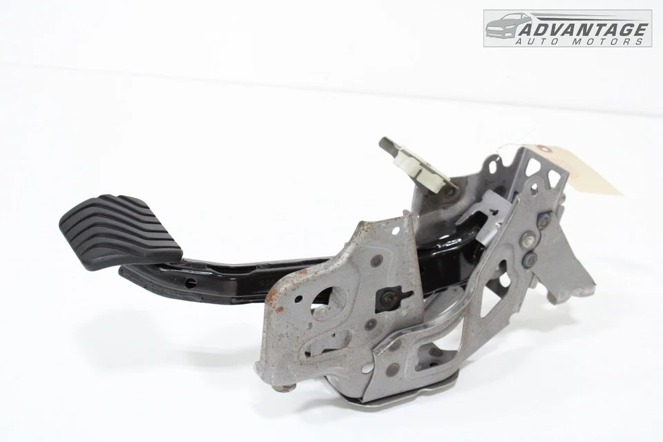 2019-2023 NISSAN ALTIMA PARKING ASISST STOP BRAKE PEDAL W/ BRACKET OEM - Image 3 of 4