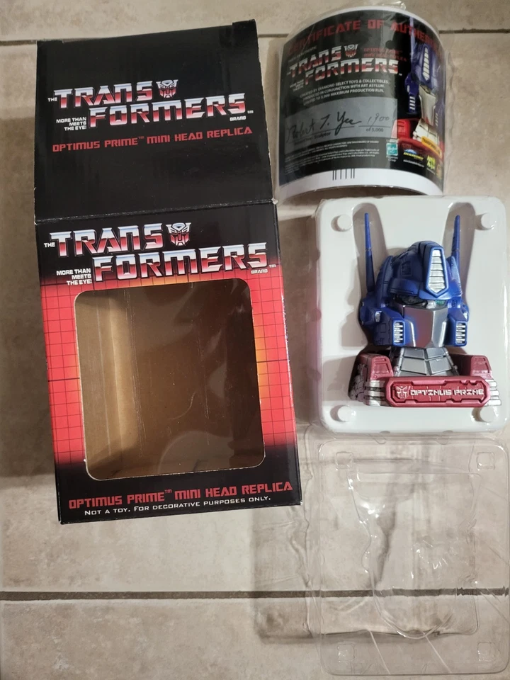 Transformers 2006 Diamond Select Mini Head Replica Optimus Prime MIB 1900/5000 - Image 4 of 4