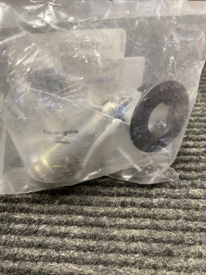 Genuine ACDelco Uncoded Ignition Lock Cylinder 15841209 - Image 2 of 4