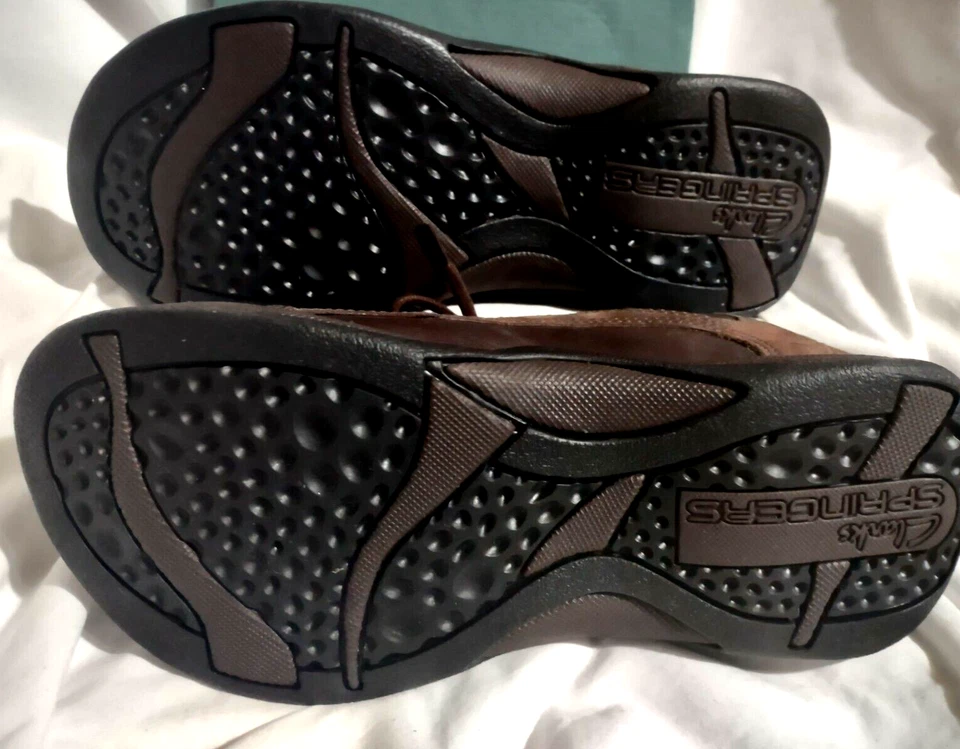 Zapatos Talla 7M Clarks Marrón Springers Cuero Superior Gimnasio Tenis Nuevo en Caja Foto 2 de 4