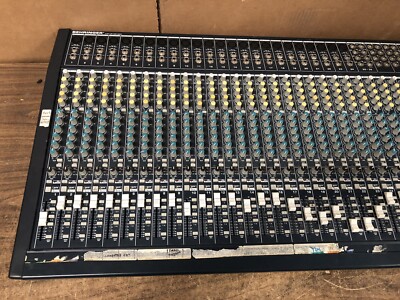 Behringer Eurodesk MX3282A 32-Channel 8-Bus Mixing Console Behringer Eurodesk MX3282A 32-Channel 8-Bus Mixing Console