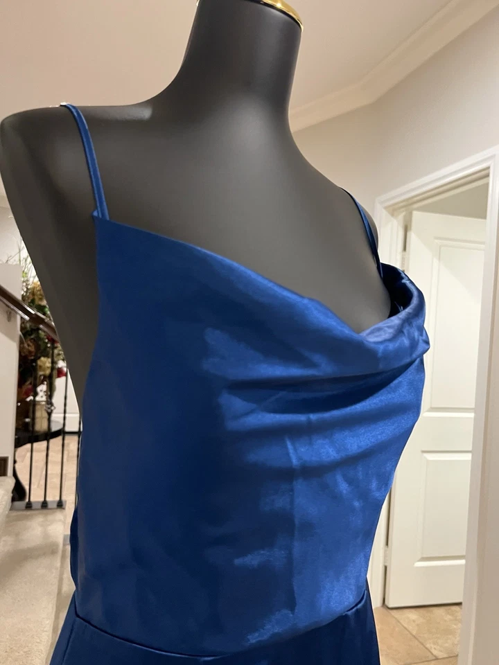 Vestido capuz Galina Signature Charmeuse com cadarço nas costas azul - Tamanho 6 - Imagem 4 de 4