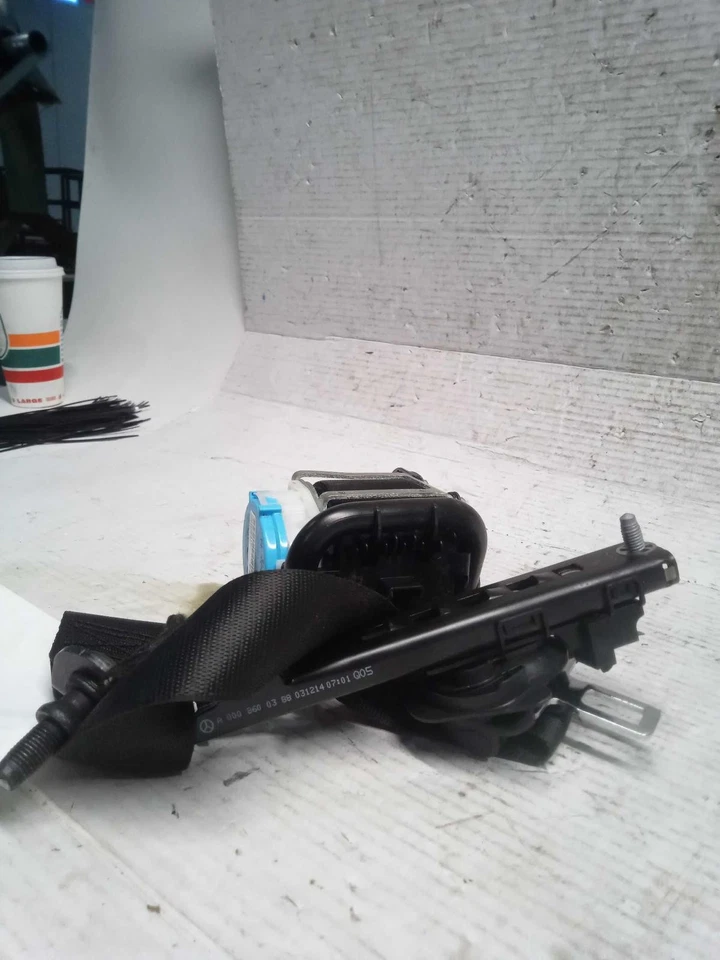 2015 Mercedes-Benz CLA-Class Grey Seat Belt OEM 1178601385 62K Miles Foto 2 de 4