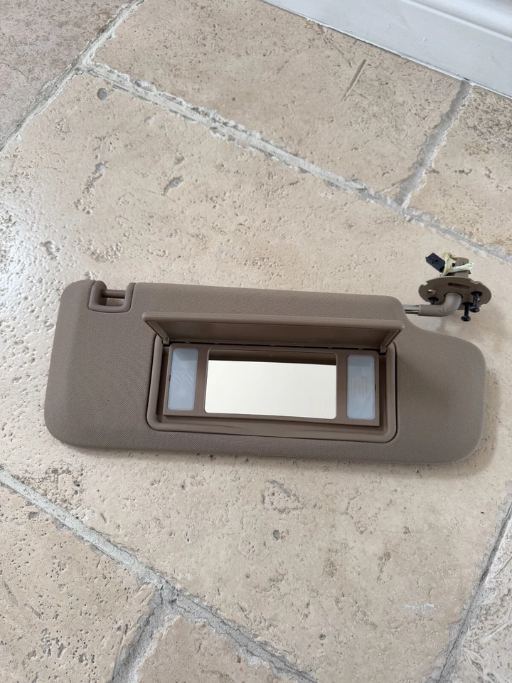 Nuevo OEM 2006 2007 2008 Saturn Aura lado del pasajero derecho parasol parasol beige Foto 2 de 4