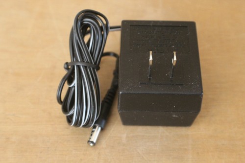 MODE 68-125P-1 2.1mm Center Positive 12V @ 500mA AC Power adapter Model : D1250 - Picture 3 of 6