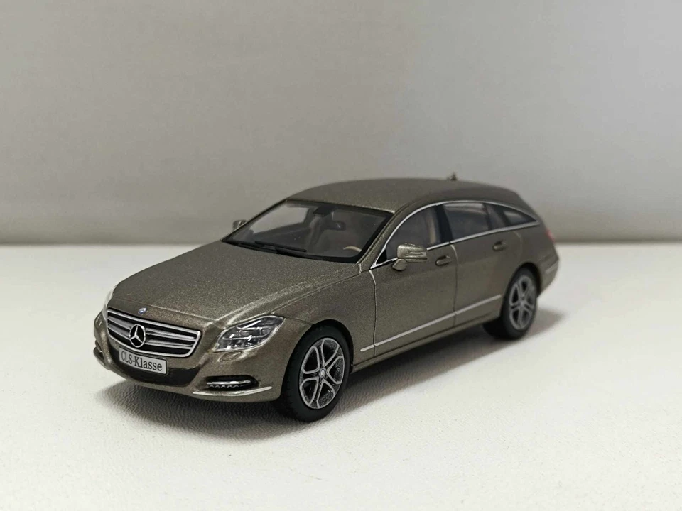 Mercedes-Benz CLS Klasse Shooting Brake 2010 - Norev 1:43 Usato - Immagine 4 di 4