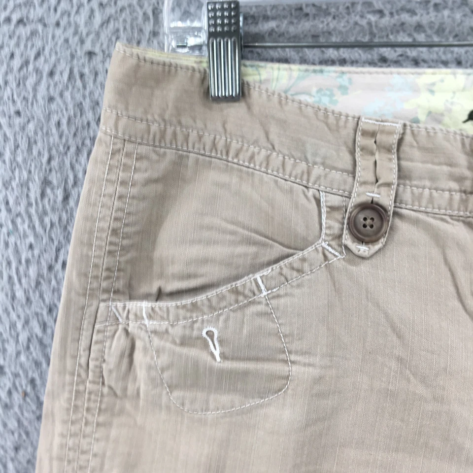 Eddie Bauer Cargo Shorts Womens 6 (actual 31x20) Beige Cotton Mid Rise Zip Fly - Image 4 of 4