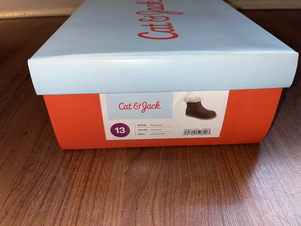 Botas de Invierno Cat & Jack Georgiana Niñas Talla 13 Castaño Imitación Piel de Oveja Forradas Foto 2 de 4