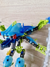 LEGO Bionicle Nocturn 8935 100% complete set with 2 yellow squids Barraki King