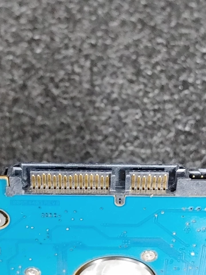 Seagate 9YG142-285 ST320LT020 320GB 5.4K RPM 16MB Cache 3 Gb/s SATA 2.5" HDD - Image 4 of 4