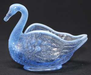 ANTIQUE Burtles Tate ENGLAND Blue Opalescent Glass Swan Trinket Dish, 5" EPOC