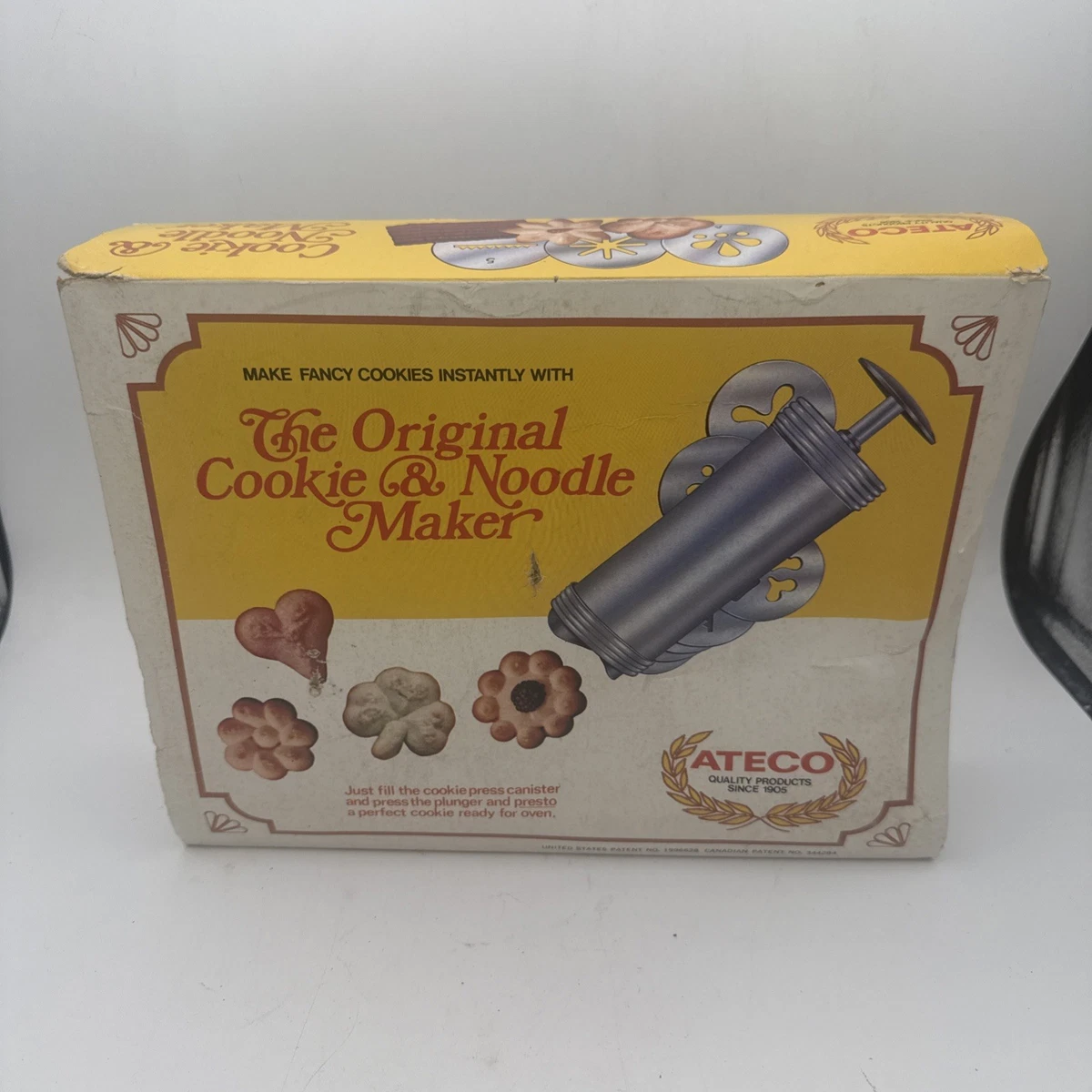 Presse à biscuits - 4 douilles + 14 filières - Imperia