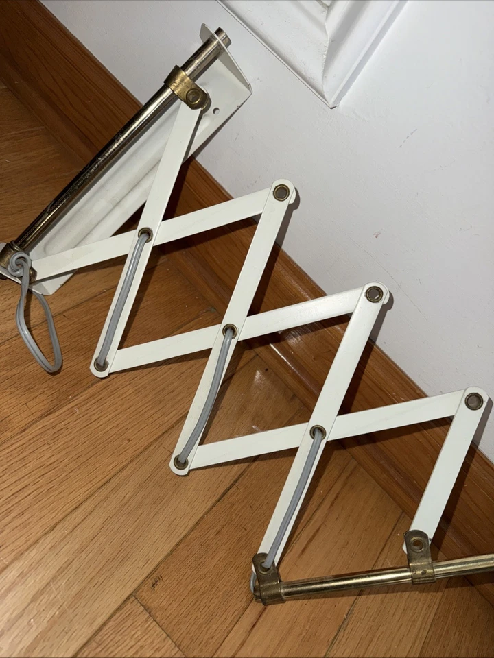 Lámpara de Pared Toleware Vintage Acordeón Tijera Metal Mediados de Siglo Industrial MCM Foto 3 de 4