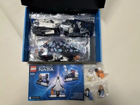 LEGO 21312 Women of NASA sells used goods.