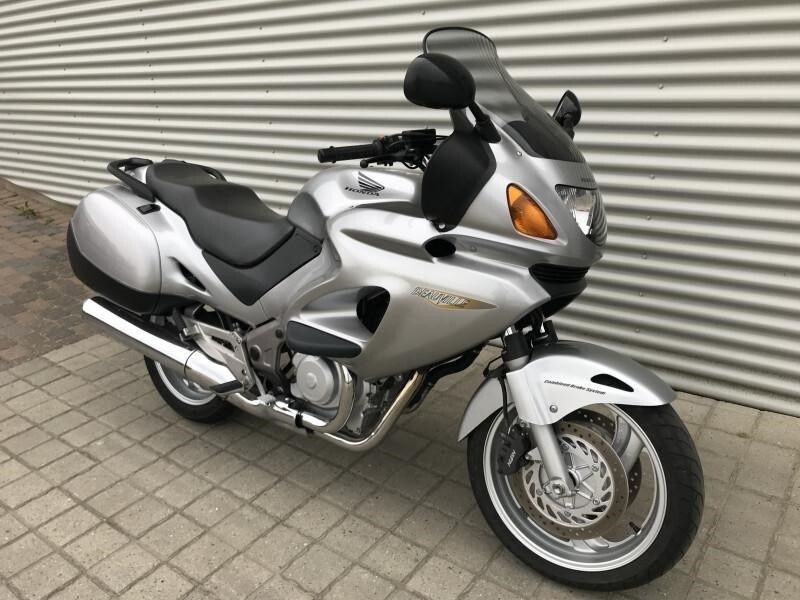 Honda nt 650 deauville