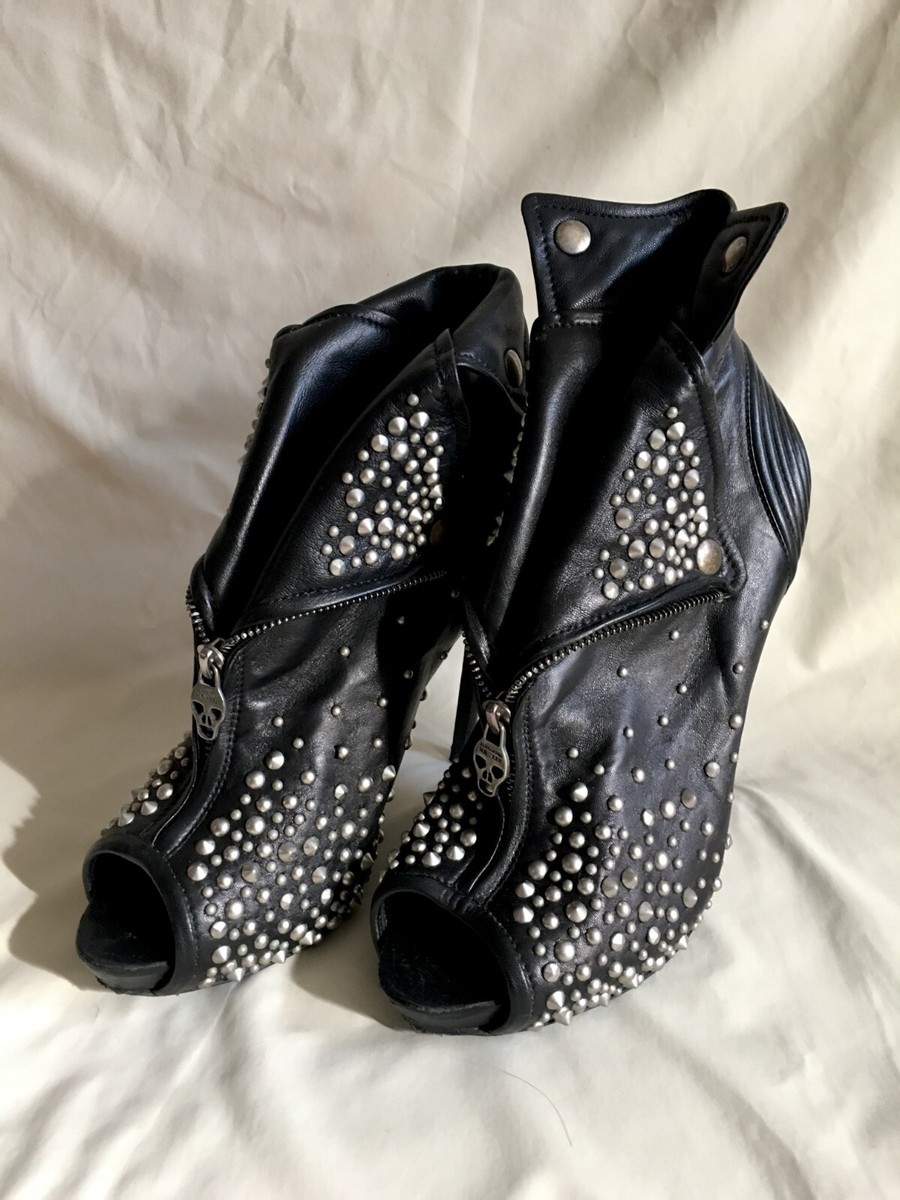 Alexander McQueen Black Leather Studded Faithful Skull Peep