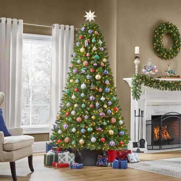 Home Accents 9 ft. PreLit LED Wesley Pine Xmas Tree 650 Color Changing