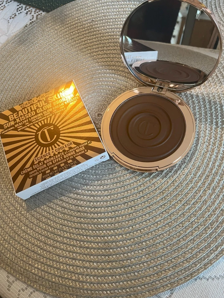 CHARLOTTE TILBURY BEAUTIFUL SKIN SUN-KISSED GLOW BRONZER #4 DEEP 21g. *SALE*