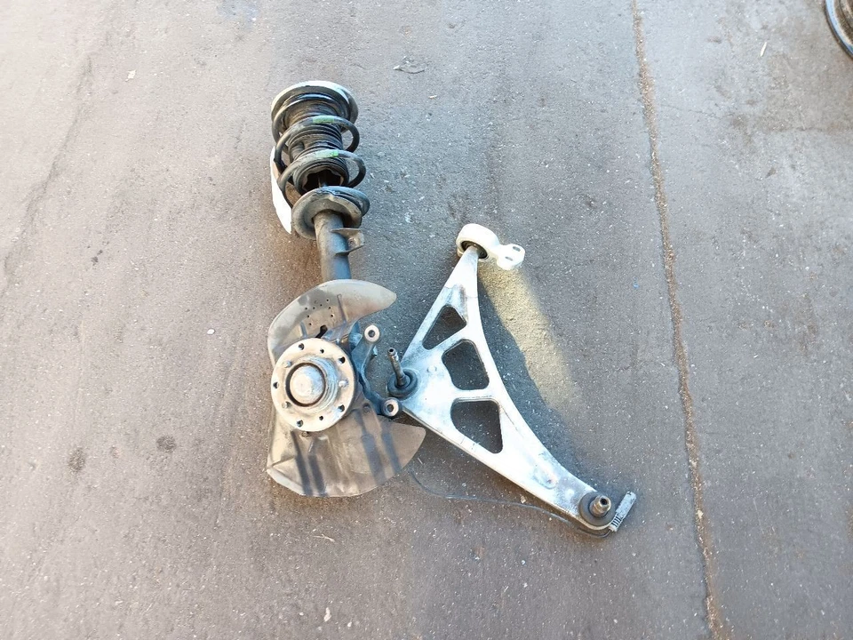 01-06 Juego de puntales de brazo de control de husillo de suspensión delantera izquierda BMW M3 Foto 4 de 4