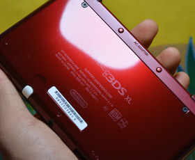Clean Nintendo New 3DS XL Metallic RED W/ Box, Charger & Stylus USA Version