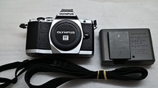 Olympus OM-D E-M5 silber,  MFT Systemkamera -...