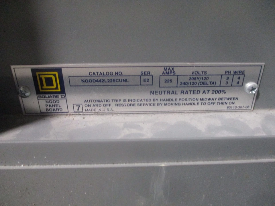 Square D Main Lug Circuit Breaker Panel NQOD442L225CUNL 208Y/120V 225A Max 3Ph - Image 2 of 4