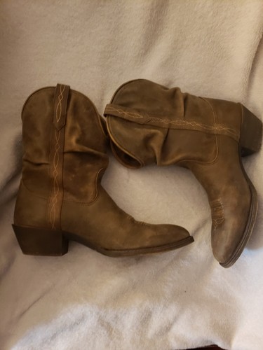 Botas vaqueras occidentales Ariat para mujer 9B botín holgado de cuero marrón a media pantorrilla usadas en excelente estado - Imagen 3 de 9