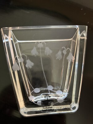 Skruf Crystal Vase   Snowdrops