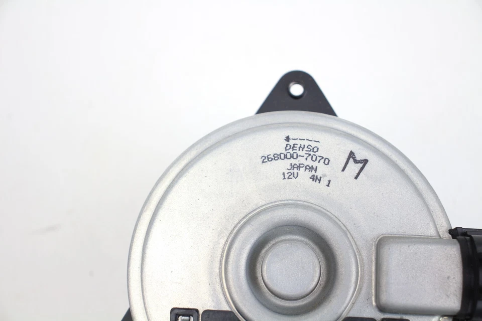 Двигатель вентилятора охлаждения двигателя 2012 Chevrolet Caprice 92251641 - Изображение 4 из 4