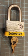 Master Lock No. 5 Padlock 1½" Shackle Clearance 2 Working Keys - gwL