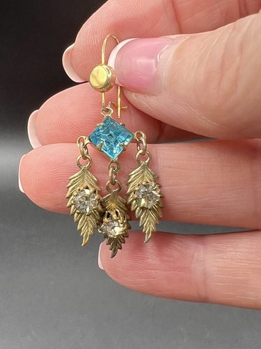 Vintage Gold Tone Leaf Dangle Pierced Earrings, Aqua&Clear Rhinestones - Picture 3 of 7