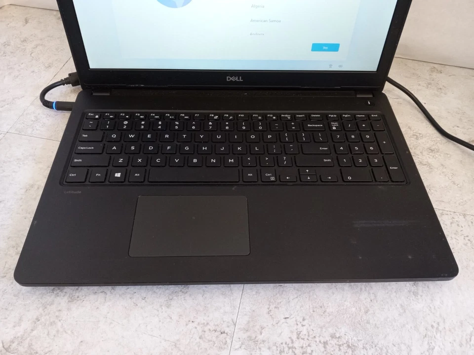 Dell Latitude 3580 15" Laptop Intel Core i3 8GB RAM 128GB SSD Windows 11 -RR - Image 2 of 4