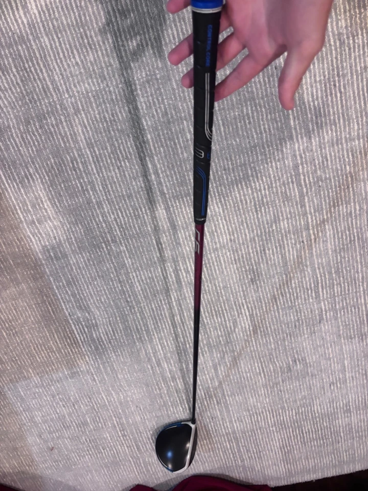 TaylorMade SIM 2 Max-D Driver 12° Driver Right-Handed w/ Titliest Headcover - Image 4 of 4