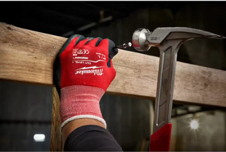 Guantes de trabajo Milwaukee 48-22-8902B grandes de nitrilo rojo nivel 1 resistentes a cortes por inmersión Foto 2 de 2