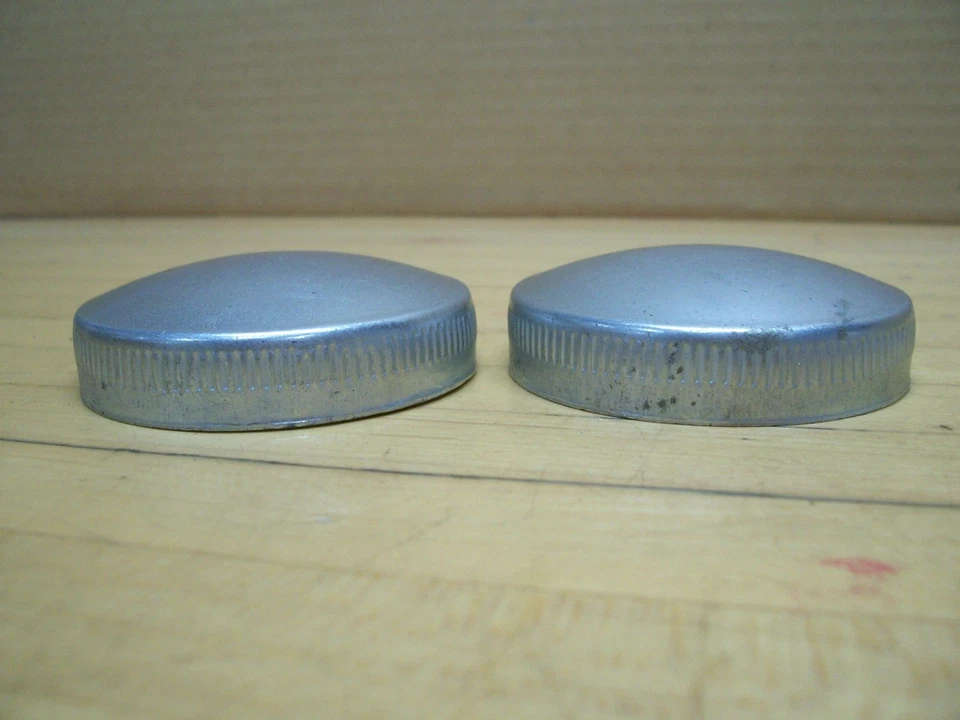 Tapas de tanque de gasolina Eaton de colección NOS Harley Panhead Knucklehead Flathead motocicleta Foto 2 de 4