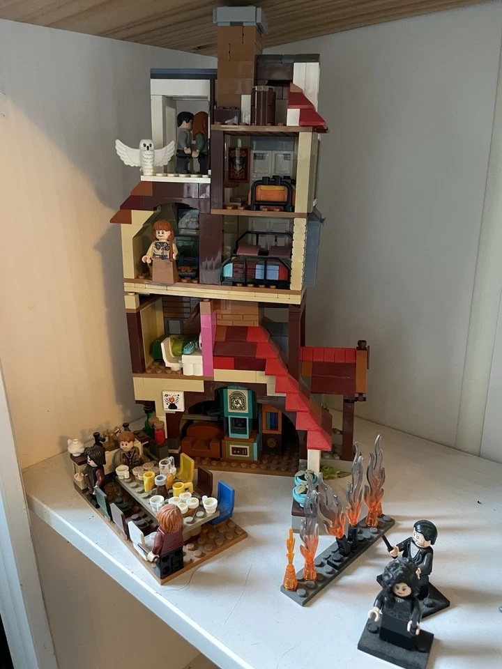 LEGO Harry Potter 75980 Attack on The Burrow, Foto 2 von 2