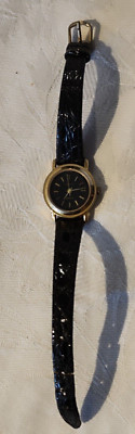 Aus einer Auflösung: tolle egosta Quartz Armbanduhr