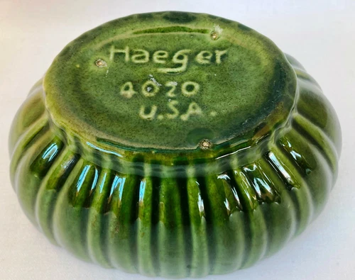 Haeger Pottery USA Planter Green Oval Ribbed Planter #4020 Mid Century Vintage