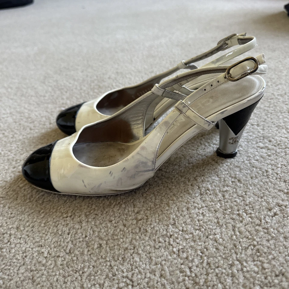 香奈儿黑白圆头漆皮吊带后跟 38.5 码 — 第 3/4 张图片