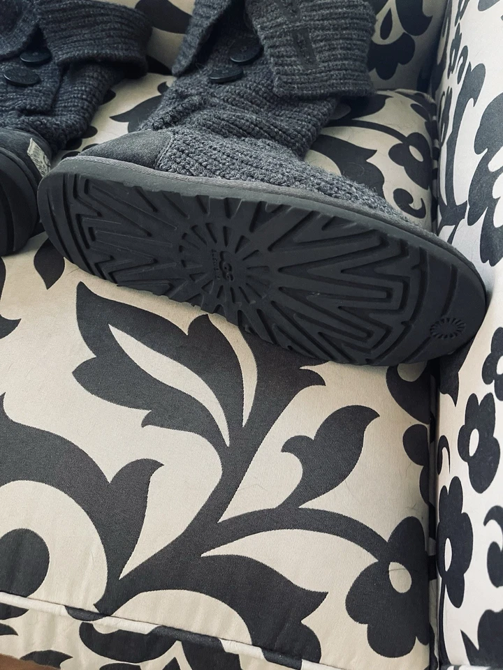 UGG Talla 9/10 Mujer Lana Suéter Botón Pull On Clásico Cardy Tejido Botas Gris Foto 2 de 4