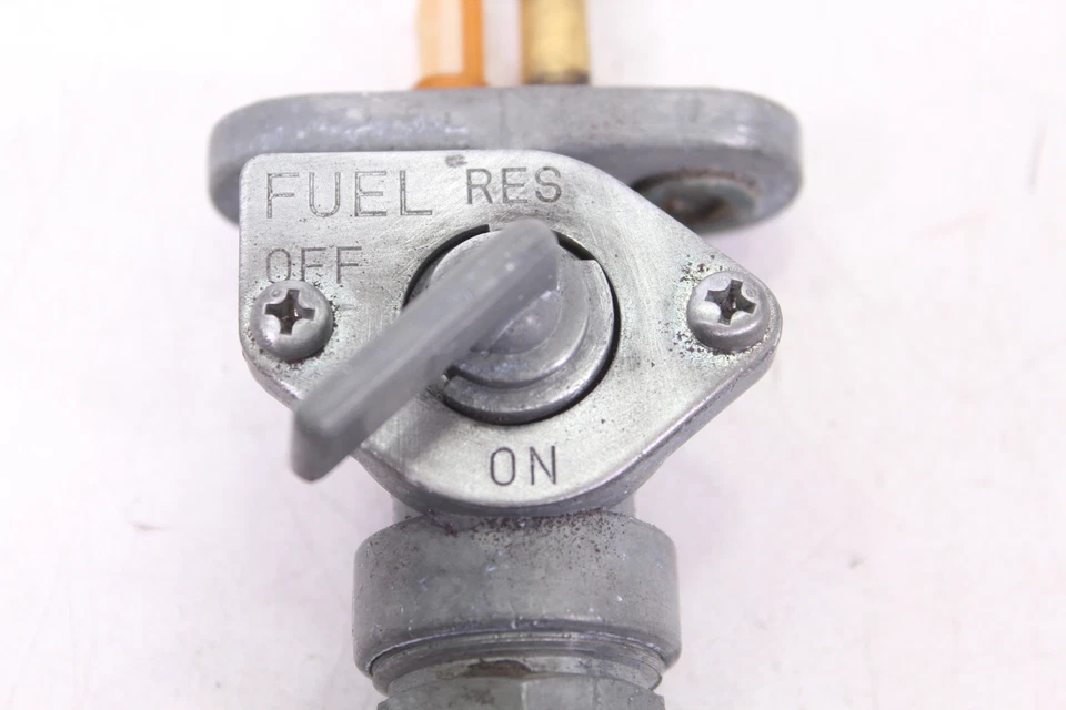 Yamaha MX400B 1975 montaje de cabina de combustible Foto 2 de 4