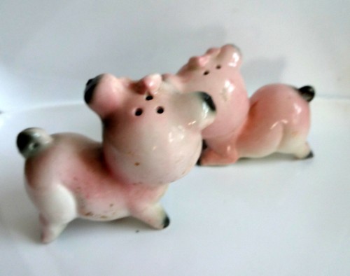 De colección Shawnee Napco Lefton Japón? Juego de agitadores de sal y pimienta Bisque Pig RARO - Imagen 5 de 12