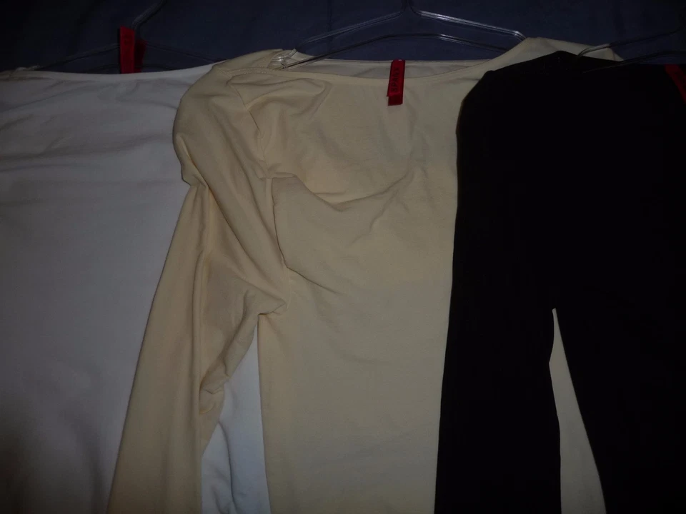 NUEVO CON ETIQUETAS Spanx On Top & In Control 978 Cuello de barco Manga 3/4 Formador Top NEGRO BLANCO BGE BR Foto 3 de 4