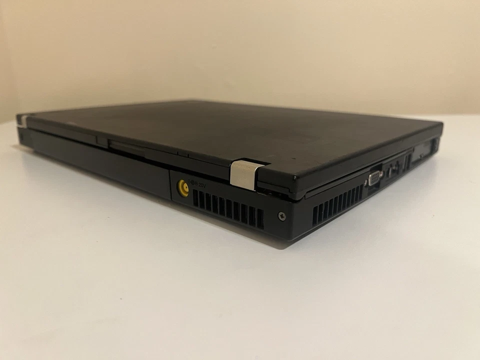 Portátil Lenovo Thinkpad T61 15" Core 2 Duo T8100 4 GB RAM 250 GB HDD Windows 10 Foto 4 de 4