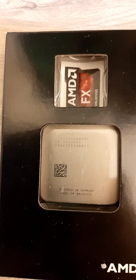 CPU AMD FX-9590 8 Core 5,0 GHz Max Turbo, 4,7 GHz di base - Immagine 4 di 4