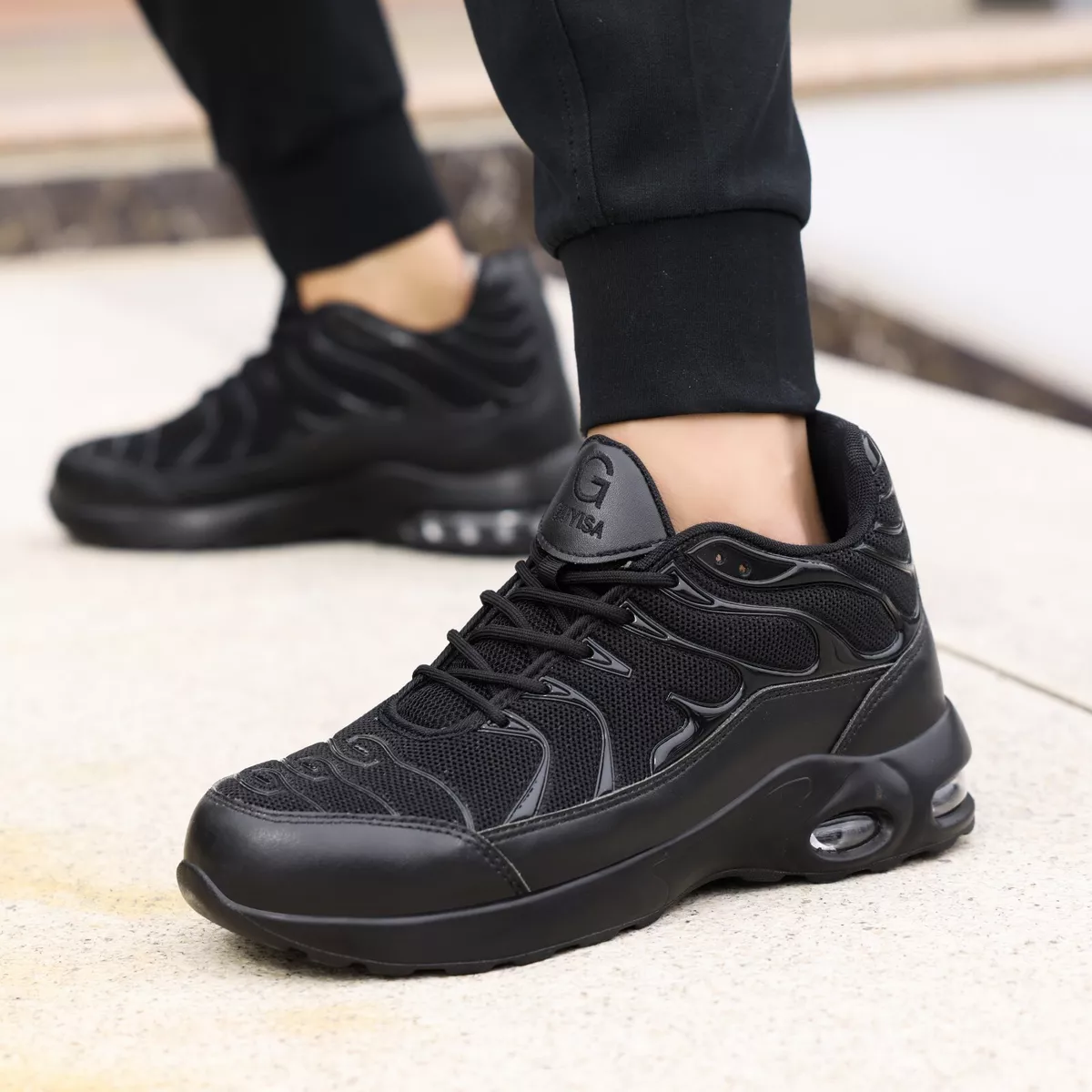 Steel outlet cap sneakers