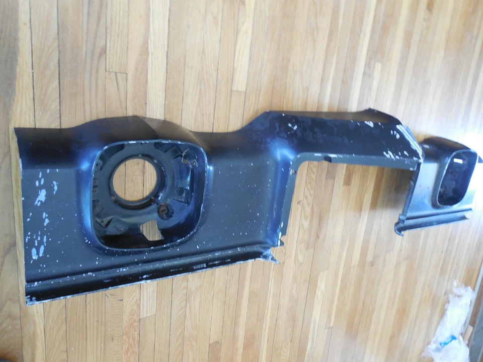 Pontiac Grand Prix 1971; panel de cabecera, con emblema, PT# PMD 479849, guía 5964252 Foto 2 de 4