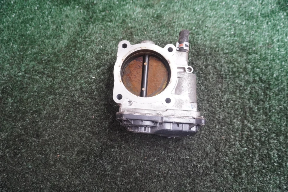 2012 2013 2014 TOYOTA Sienna 3.5L CORPO DO ACELERADOR DO MOTOR FABRICANTE DE EQUIPAMENTO ORIGINAL 161K milhas 220300P050 - Imagem 2 de 4