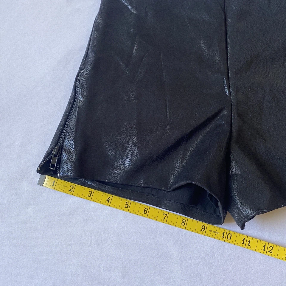Lord & Taylor S Short Design Lab Black Snake Zipper Slit Hot Pant High Waist - Image 4 of 4