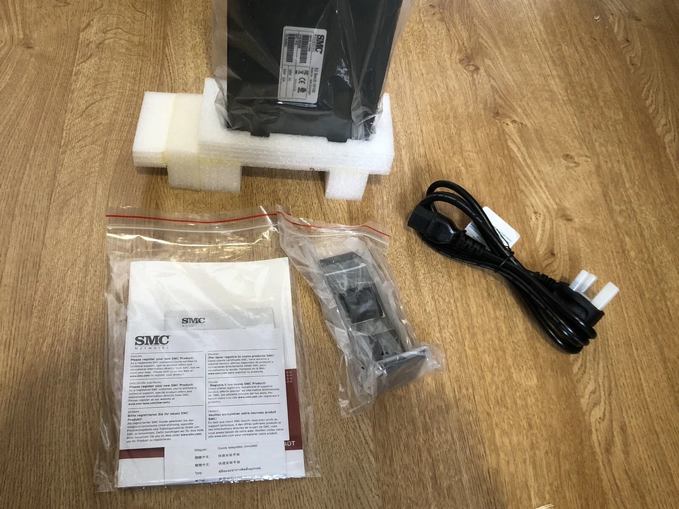 SMC Networks EZ Switch SMC-EZ1016DT BRAND NEW - Image 2 of 3